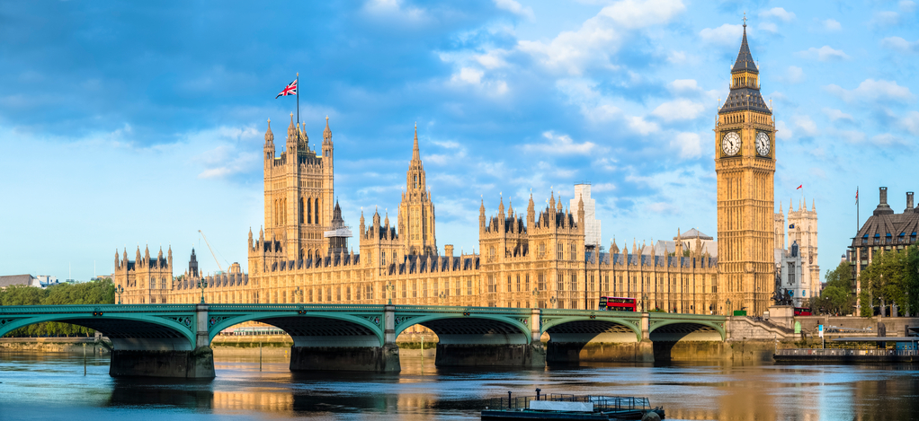 Panorama of the British House of Parliament, Big Ben Clock Tower, Westminster Bridge.