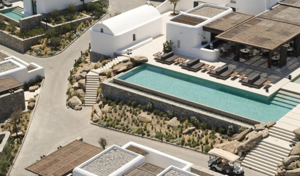 Hotell Kalesma i Mykonos, Hellas. Med hvitkalkede hus og basseng.