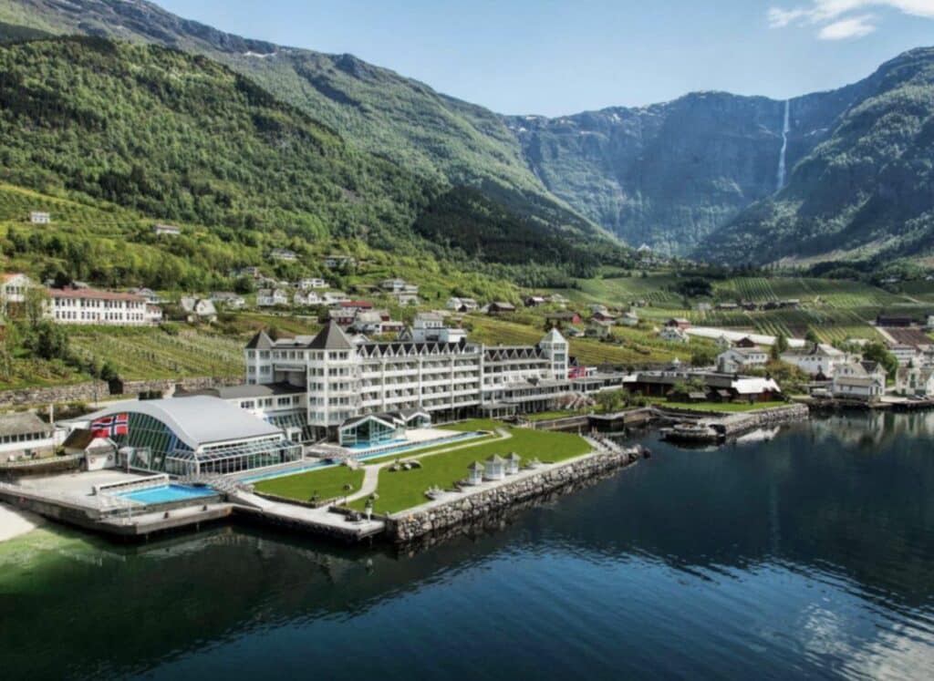 hotell ullensvang i norge ved trolltunga