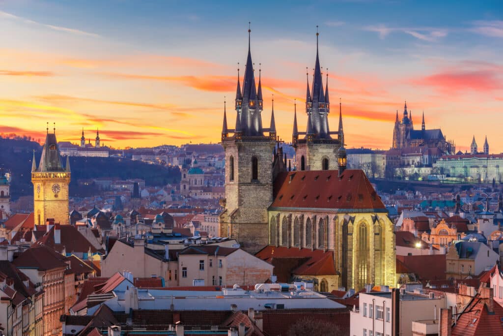 Gamlebyen i Praha under solnedgang.