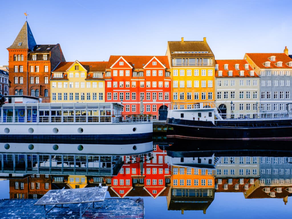 København by med havn.