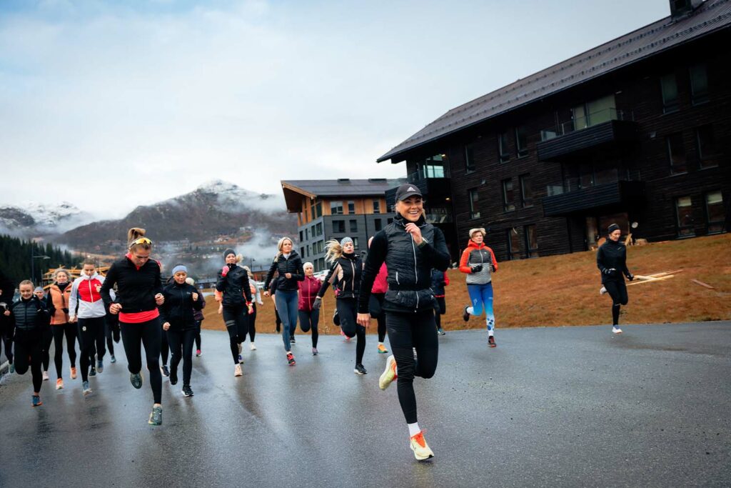 Trening og løpetur med Hanne Sundquist og deltakere.