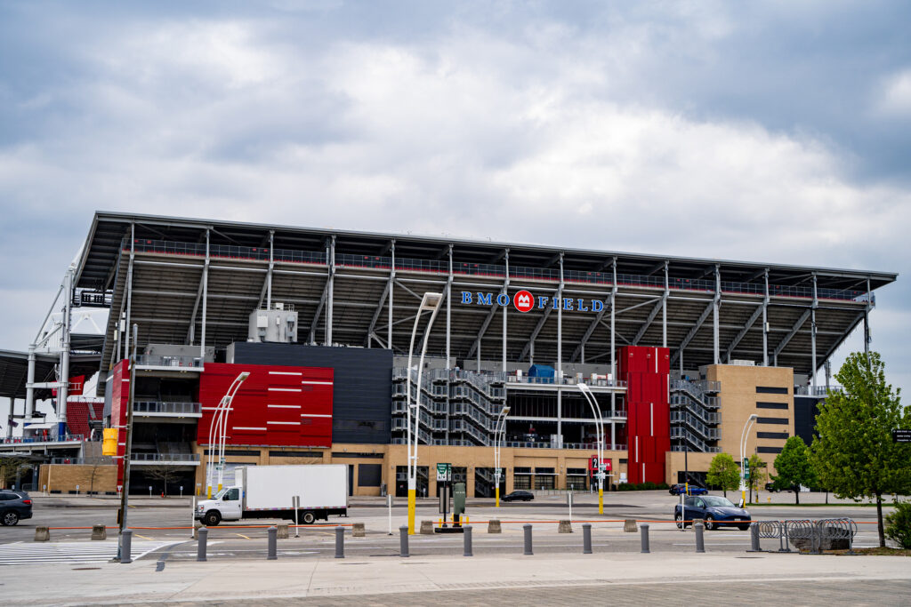 BMO Field er et utendørsstadion som ligger ved Exhibition Place. Det er hjemmebanen til Toronto FC i Major League Soccer (MLS).