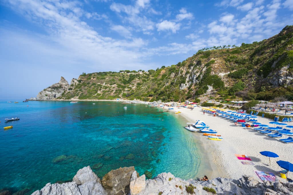 Grotticelle-stranden ved Capo Vaticano – paradisstrand på Calabrias kyst – reisemål i Italia