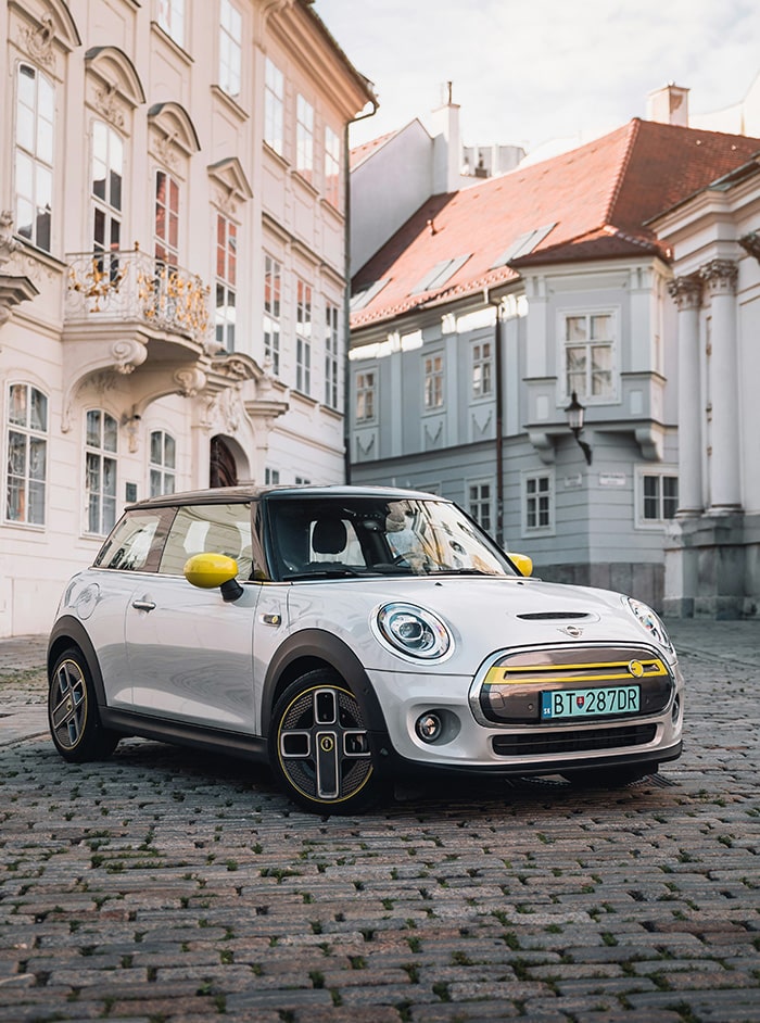 foto av en fiat i slovakias gater