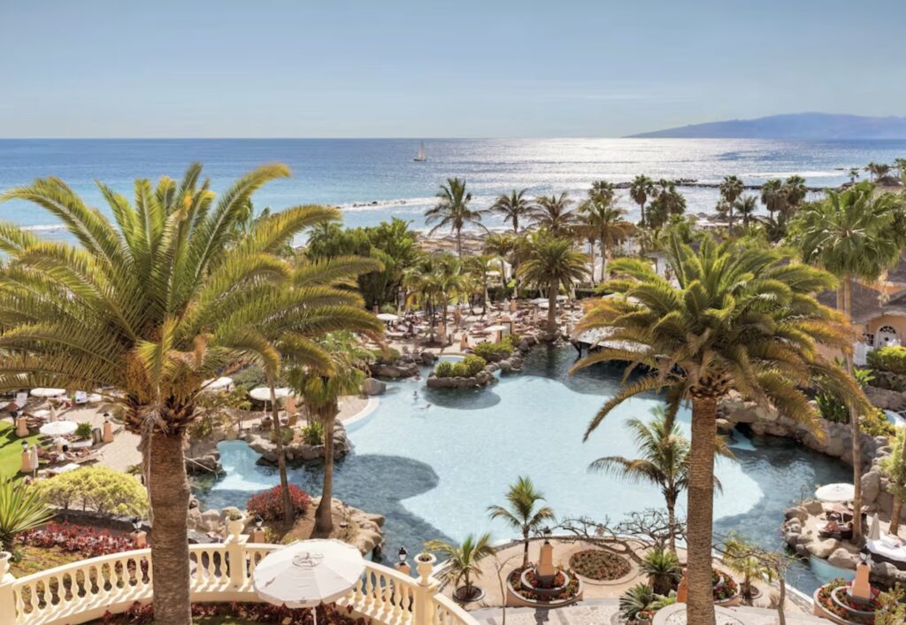 Basengområdet på Bahaia del Duque