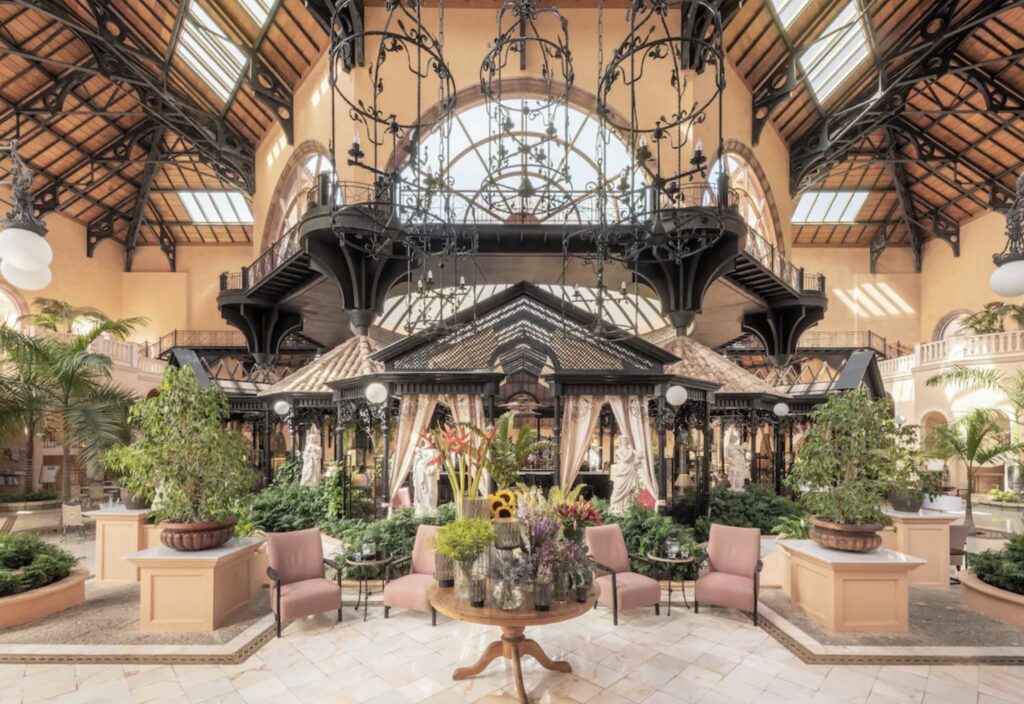 Oversikt av baren på hotellet Bahia del Duque på Tenerife