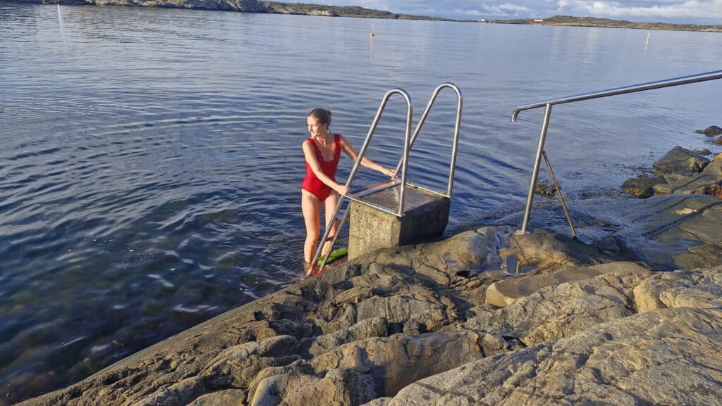 kvinner morgenbader på marstrand